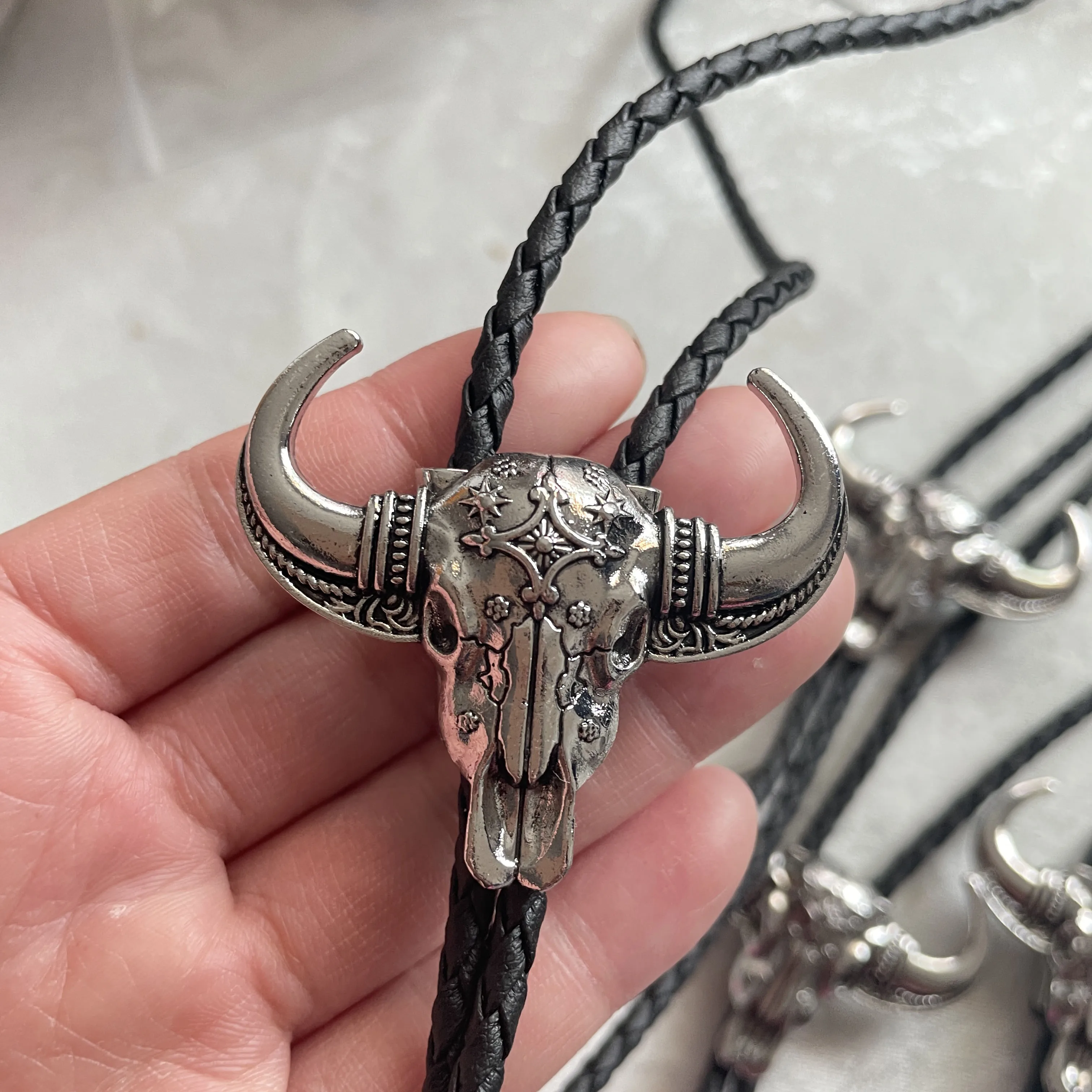 Shop Custom High Quality Low MOQ Fashion Jewelry - Ox Head Bolo