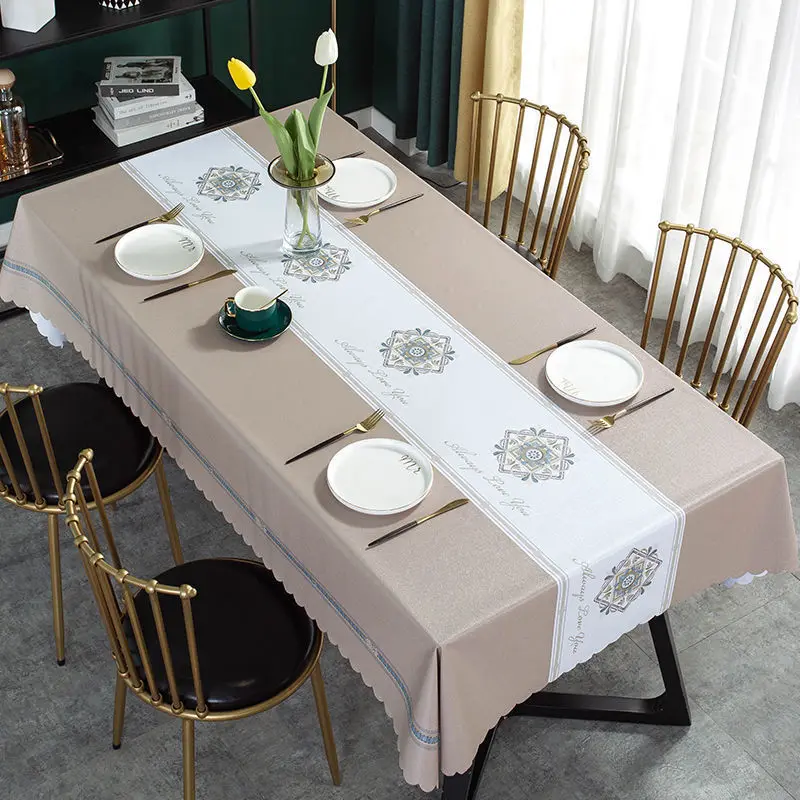 Tovaglia Natalizia In PVC Impermeabile | Rettangolare 137x274 Cm Con Renne E Albero