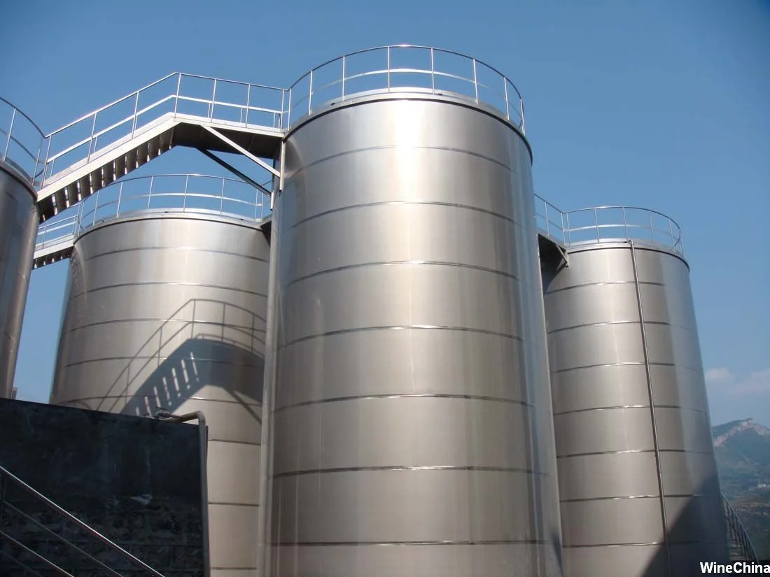 Резервуар нержавеющий. Stainless steel storage tank. металлические резервуары. резервуар из нержавейки. емкости и резервуары из нержавеющей стали.