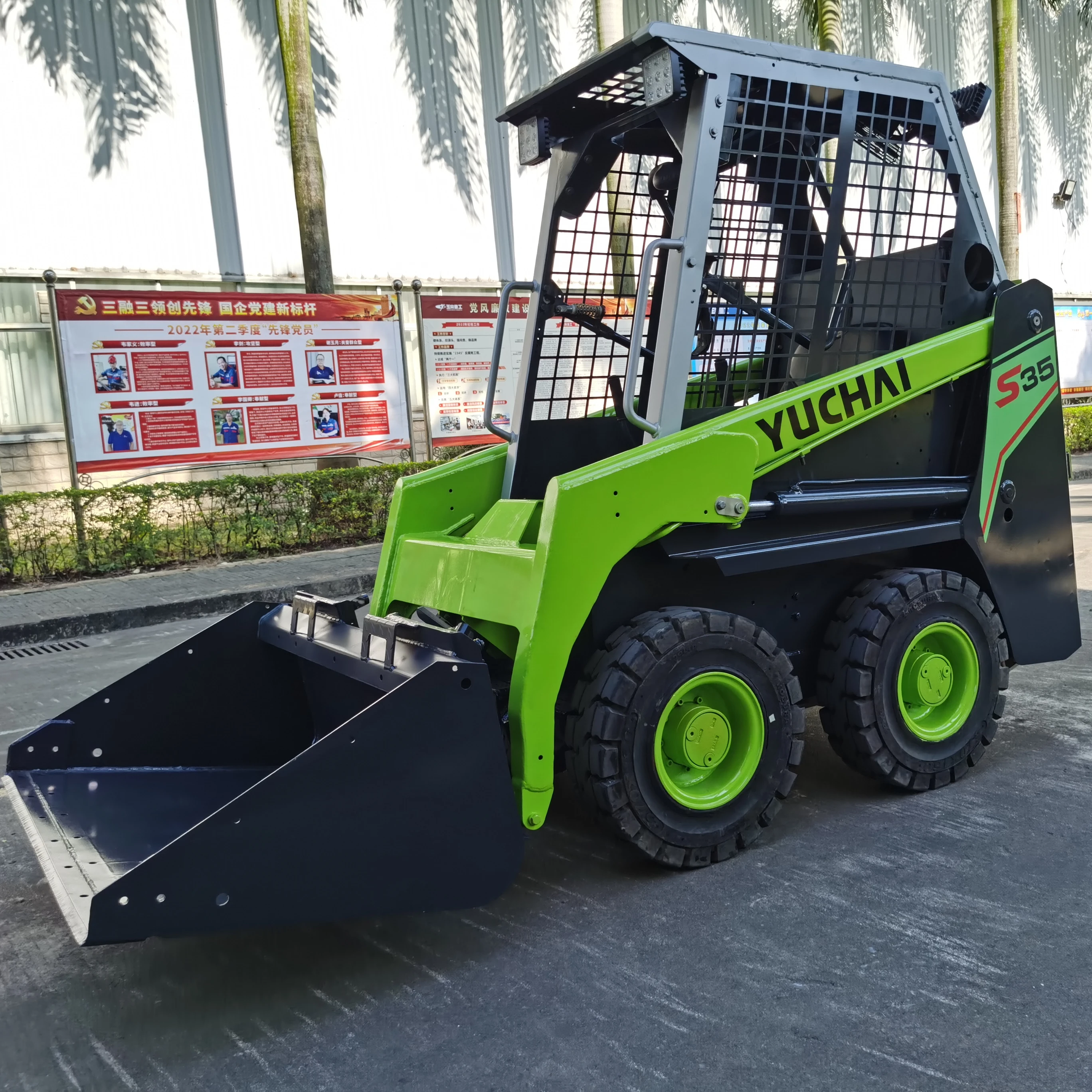 New Yuchai CE Mini Electric Skidder Steer Loader S35