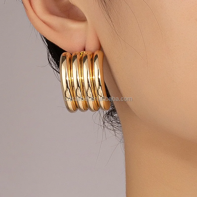 2024 New Arrival Fashion Jewelry Sexy Personalized Exaggerated Metal Earrings Simple Elegant