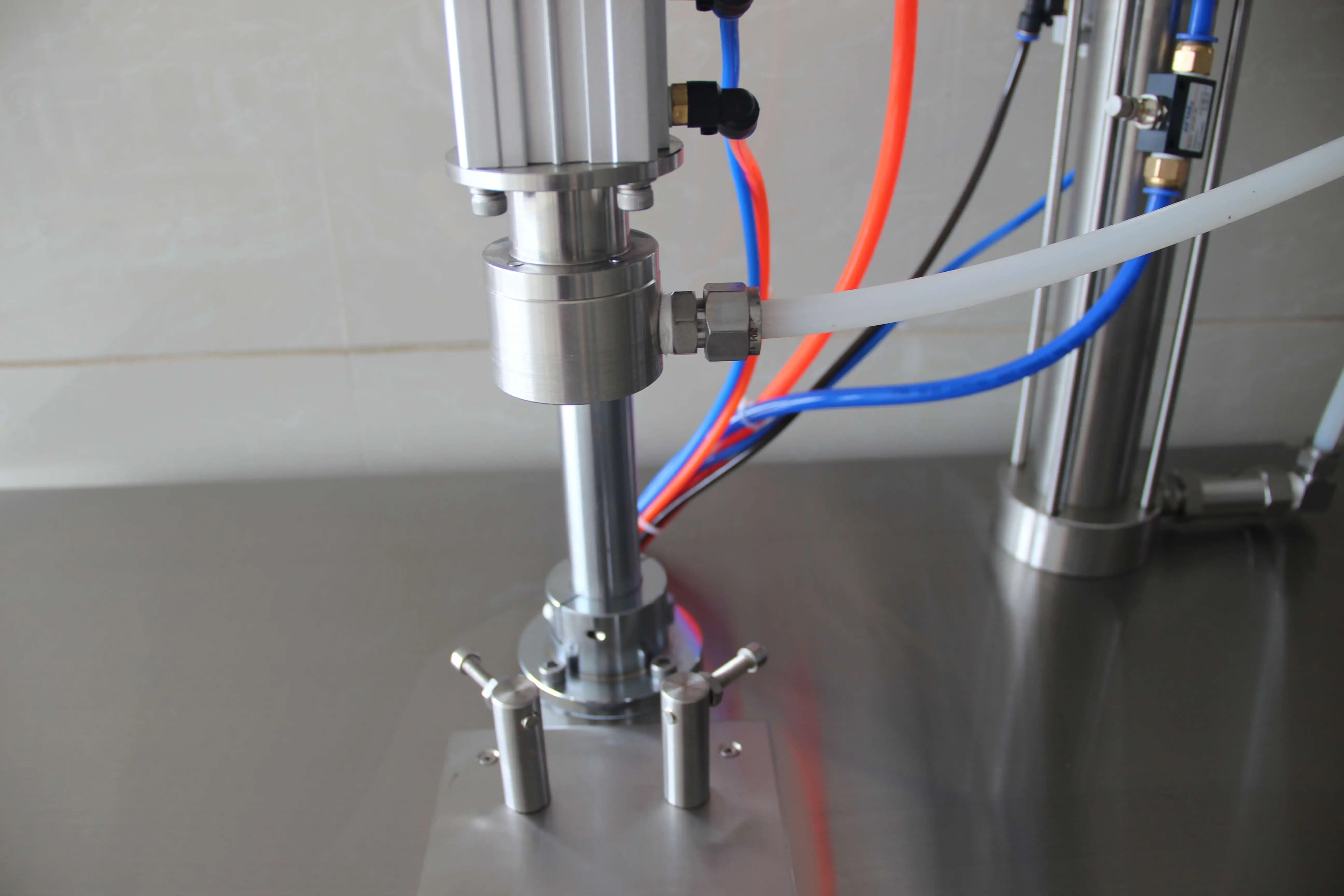 Автоматическая машина для розлива аэрозоля, машина для производства аэрозольных банок