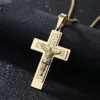 Gold pendant + pearl chain