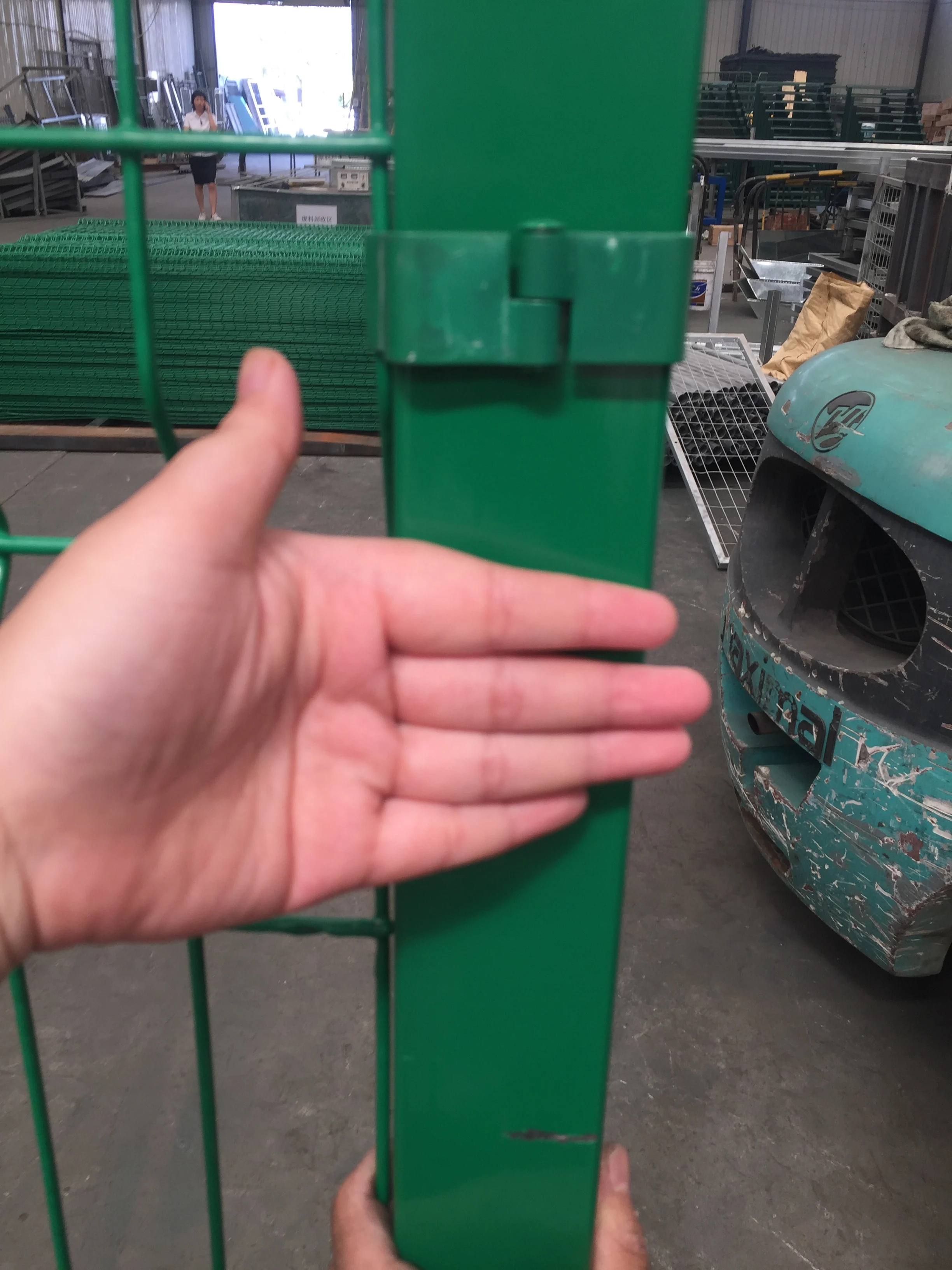 Green 3d V Bending Curved Welded Wire Mesh Fence Panel Hot Galvanized