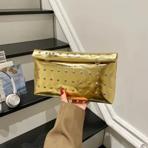 New Retro Vintage Fashion Wrinkled Rivet Wave Point Women'S Casual Handbag PU Zipper Closure Armpit Bag Chains Summer