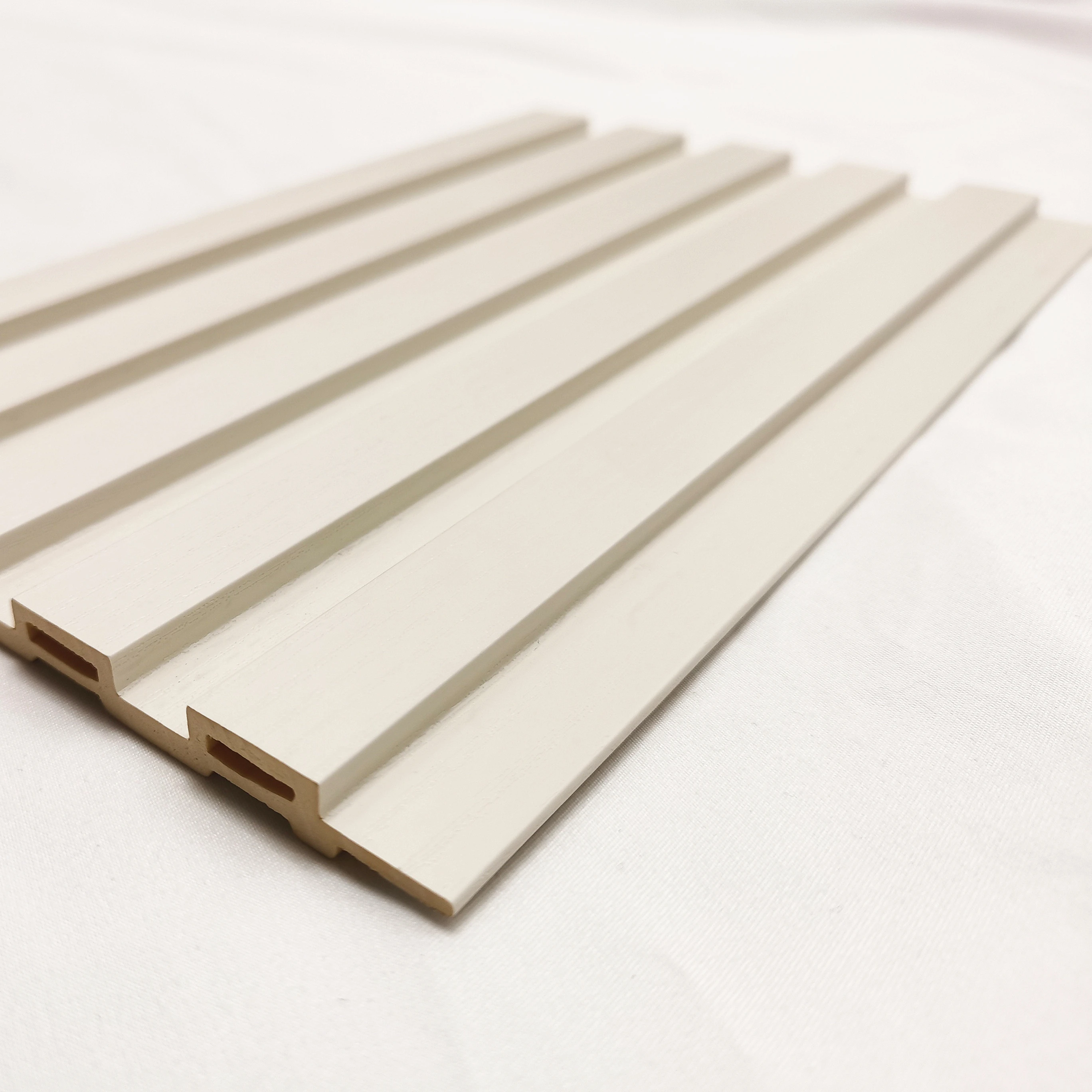 Melinco Modern WPC Duvar Paneli Su Geçirmez Duvar Kağıdı Oturma Odası Yemek Alanı Otel ve Ticari Kullanım için Kontrplak