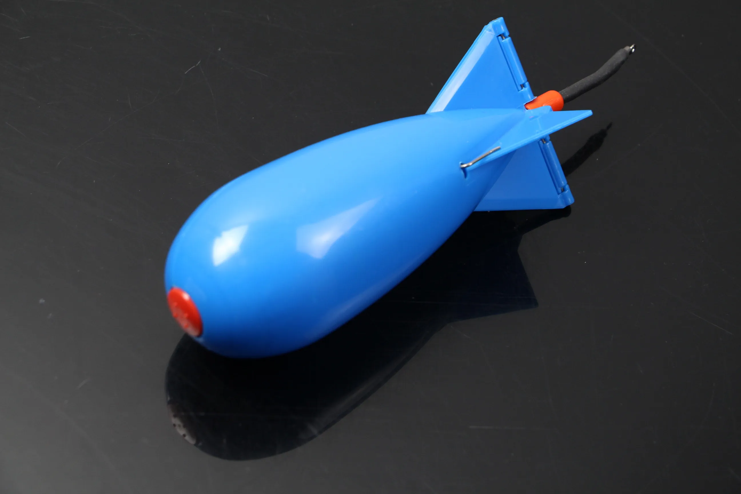 セルコ中国卸売中釣り爆弾餌のspomb鯉ロケットフロート鯉はターミナル餌爆弾に取り組むターミナル餌の爆弾