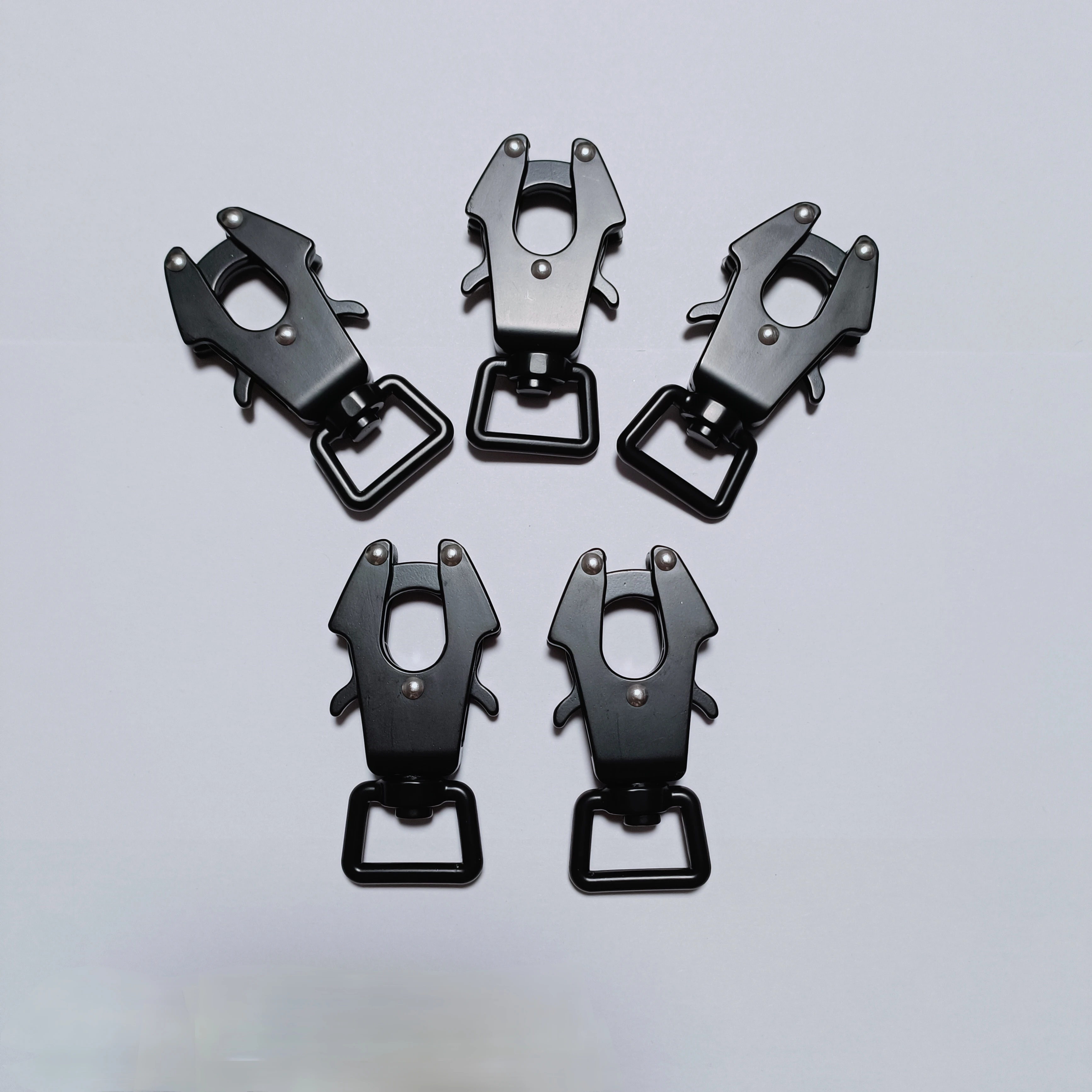 Fermaglio A Rana Per Animali - Moschettone Girevole In Alluminio, Sgancio Rapido, Portata 299.4 Kg - Foto 5