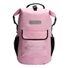 Fibre de carbone rose clair en relief