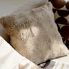 Peluche carrée kaki à bulles, 45x45cm