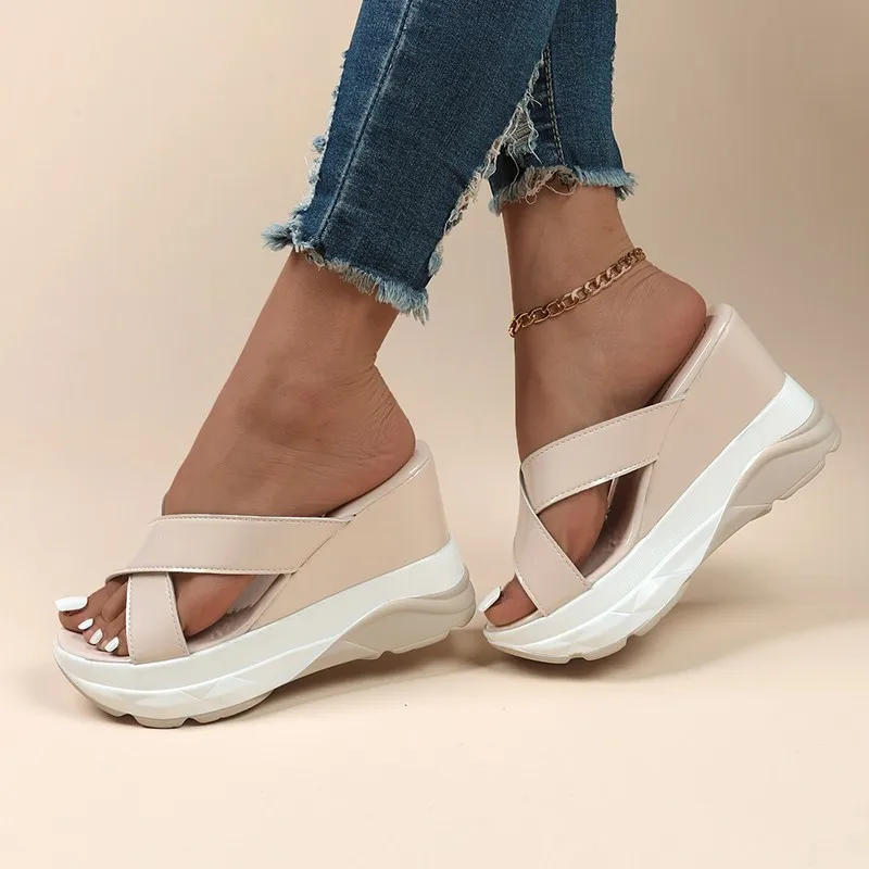 New plus-size ladies solid color casual platform sandals