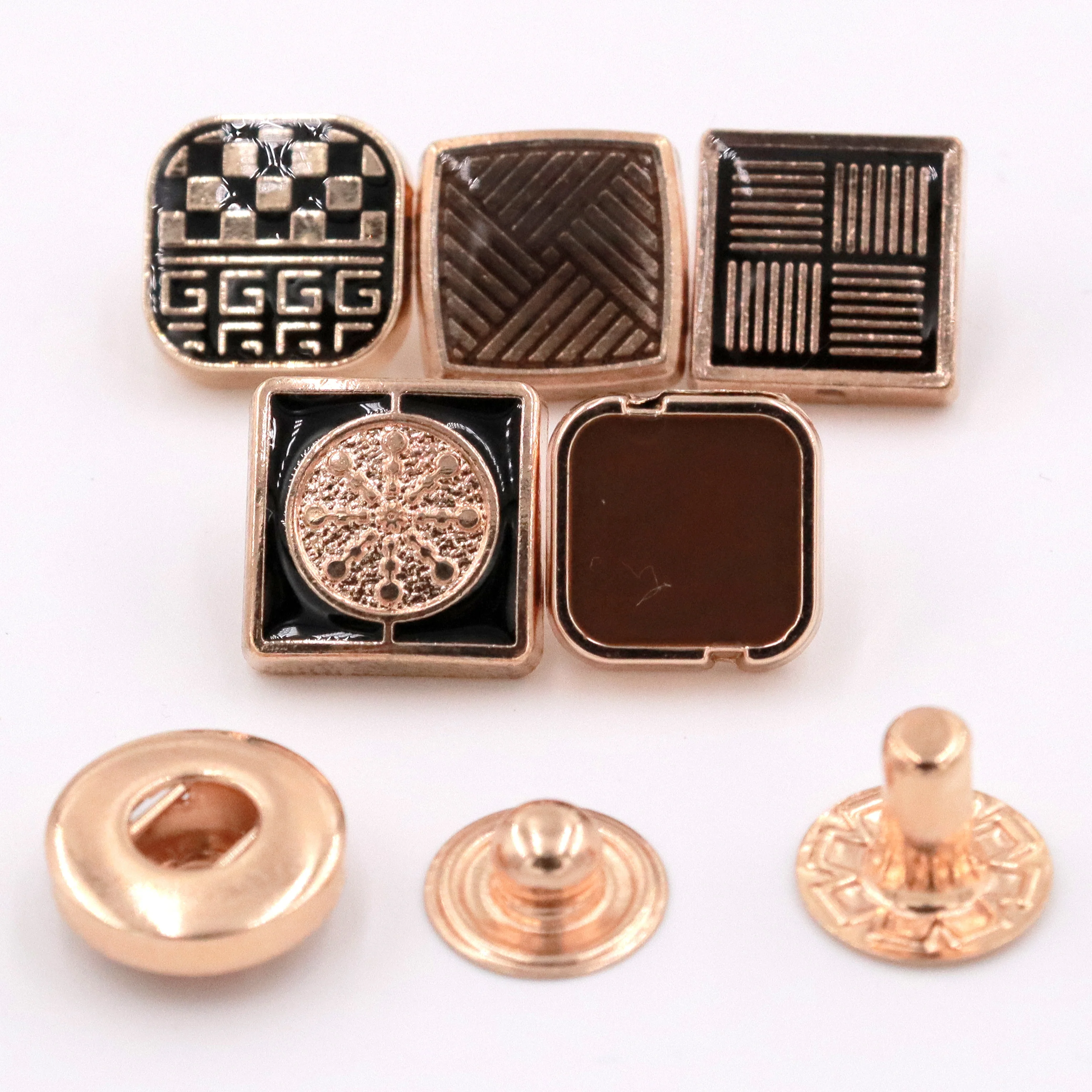 Металлическая кнопка-гвоздик для одежды