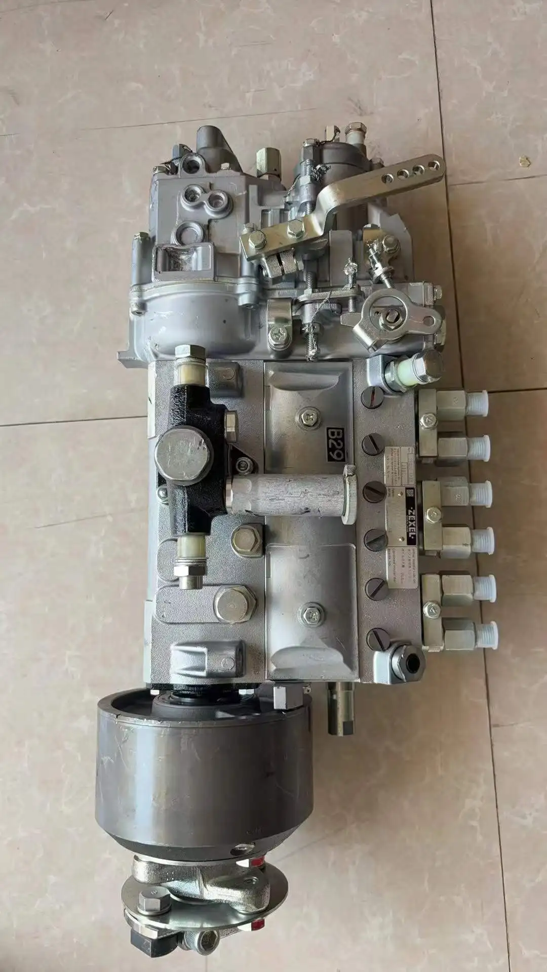 ほぼ未使用ZEKU-L Zy600-01CB High Speed Cylinder Bed Interlock Sewing Machine