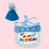 Set bavaglino blu Hb e cappellino per compleanno