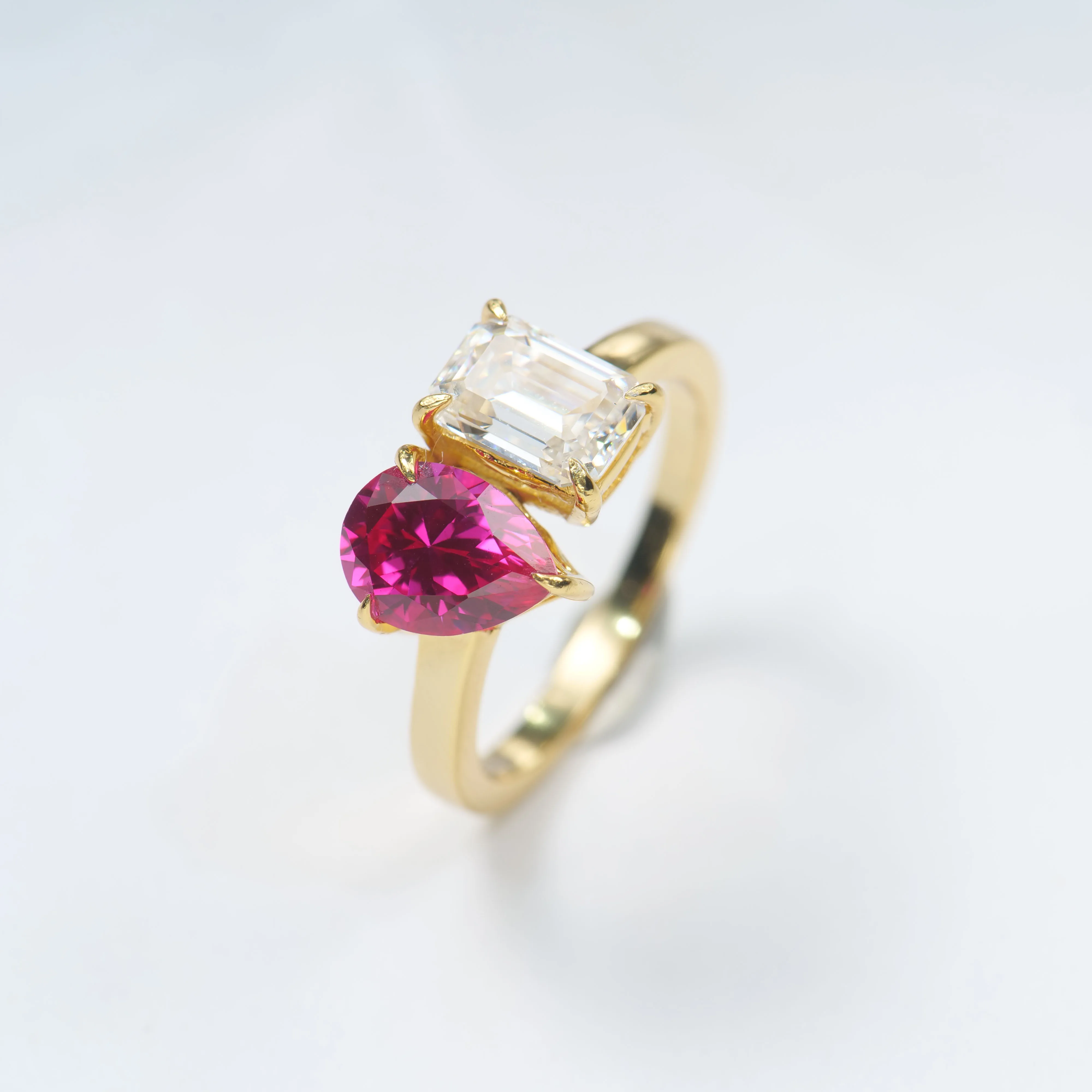 90% of fashionistas love the Toi Et Moi Two-stone Engagement Ring, Which Is Really Romantic and Versatile