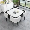 Silla cuadrada de cuero blanco y negro con patrón de imitación de piedra