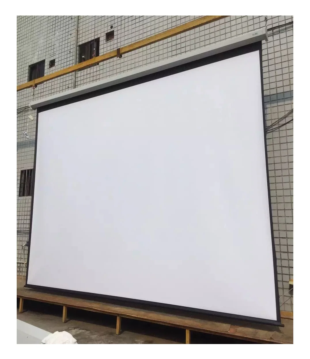 プロジェクターとスクリーン H662ad54ab3fb4ed2b6813e69dd224