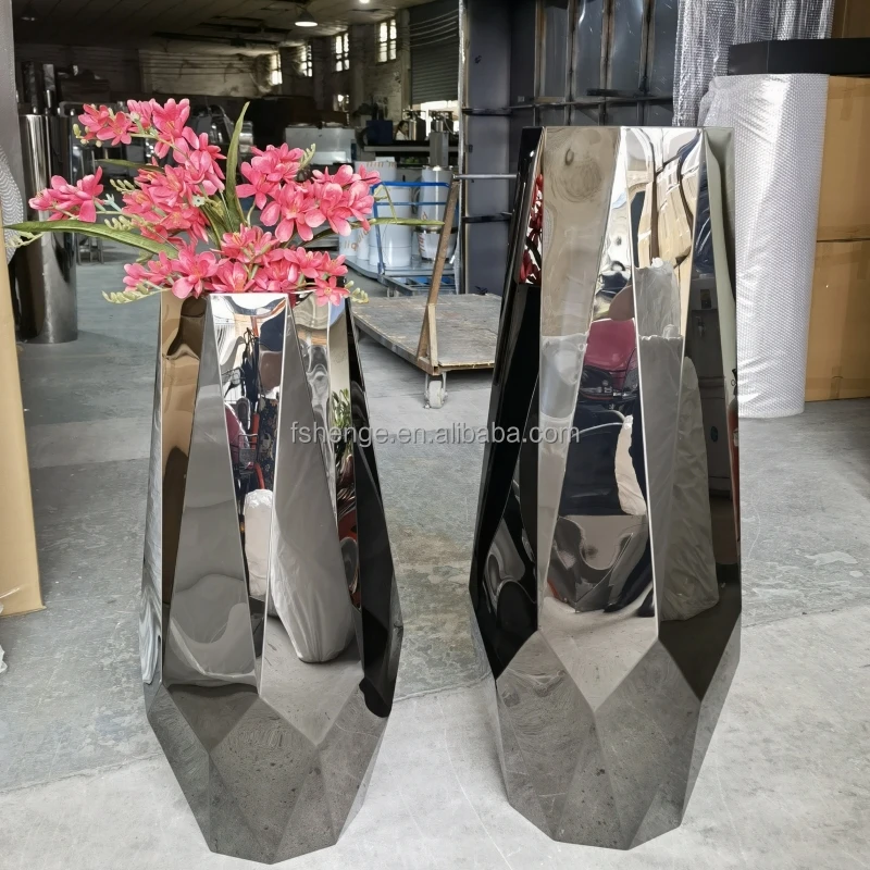 Modern Home Decor Flower Pot Planter / Luxury Gold Large Plant Hotel Floor Metal Vases