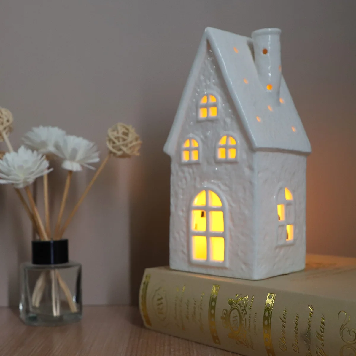 Kreatives Hohles Weißes Porzellan-weihnachtsdorf-haus Keramik-haus-ornament