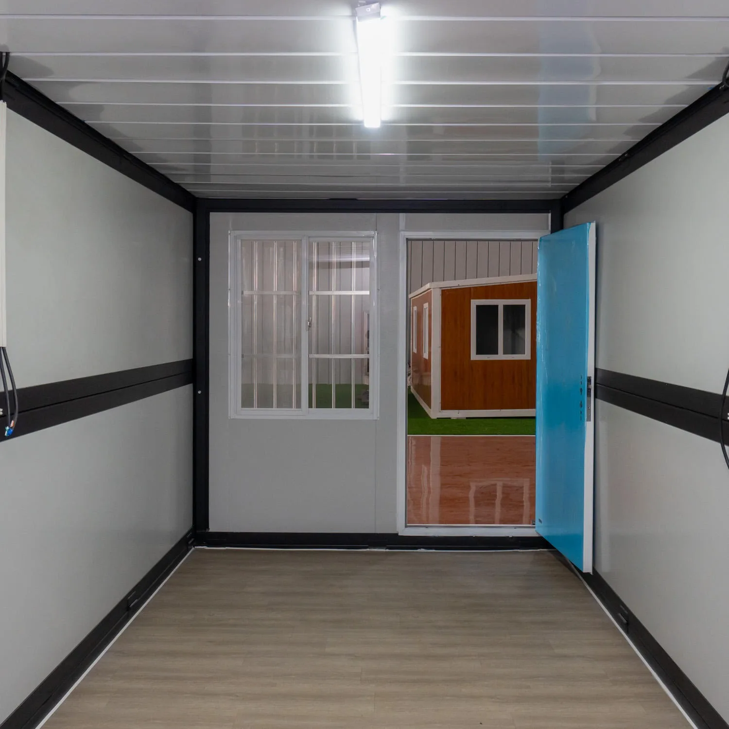 Ready Made to Live in Portable Folding House Movable Prefabricated Tiny Mobile Container Home with Porch