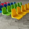Sedia da formazione per aula con tavolino per scrivere