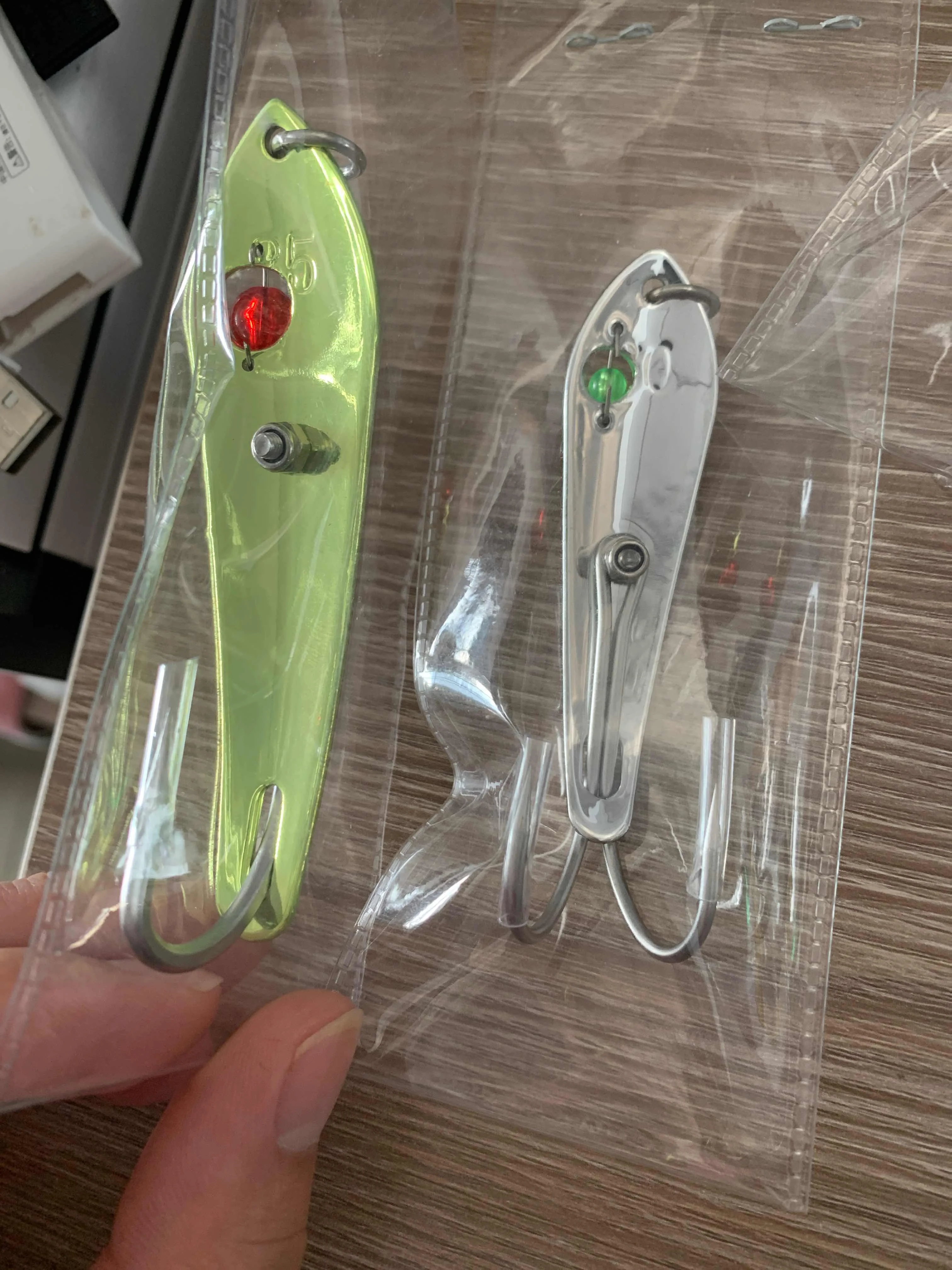 Superiorfishing Moving Eyes Spoons Lures Drone Spoon 3" Double Hook