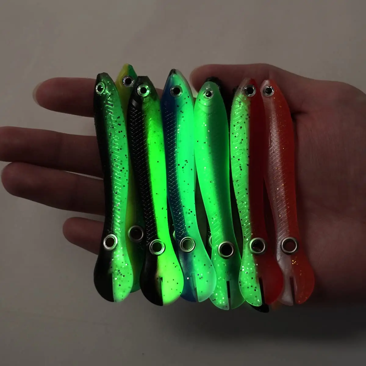 ソフトプラスチック製緑色ルアー