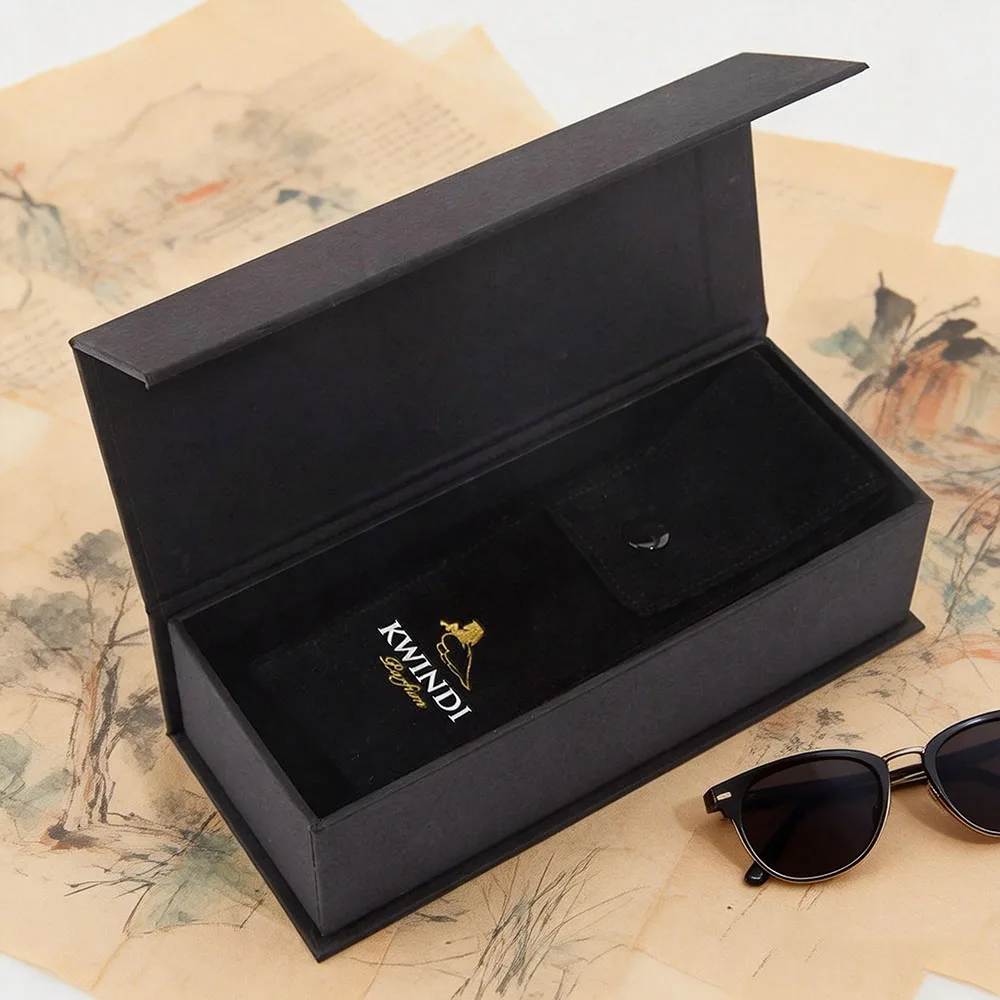 Écrin Magnétique de Luxe Façonné à la Main - Structure en Carton avec Insert, Habillée de Papier et Personnalisable par Impression Logo