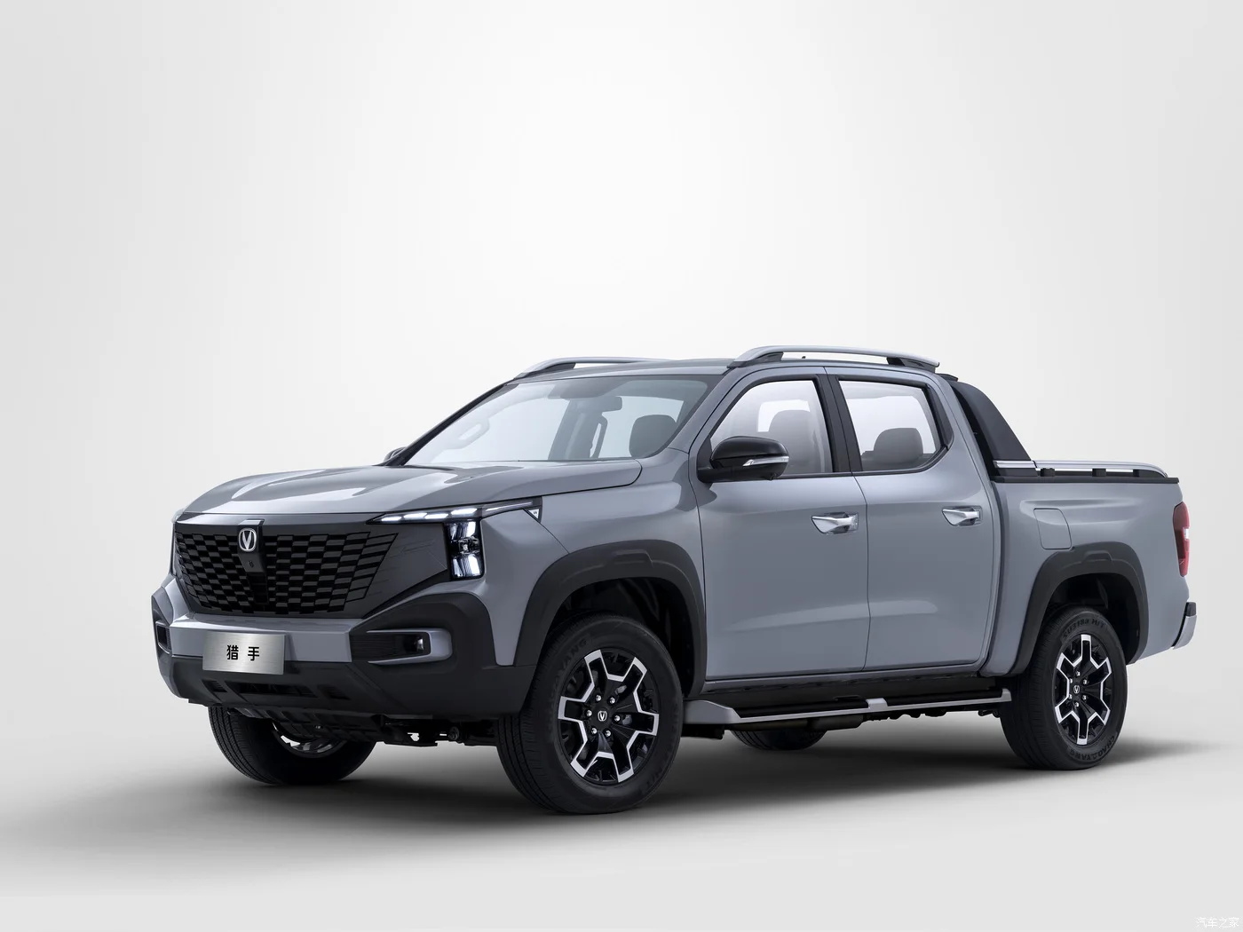High Speed New Energy Vehicles Cheap Used Cars for Chang'an Hunter 2024 Armored Edition Full Range Dual Motor 4WD Box