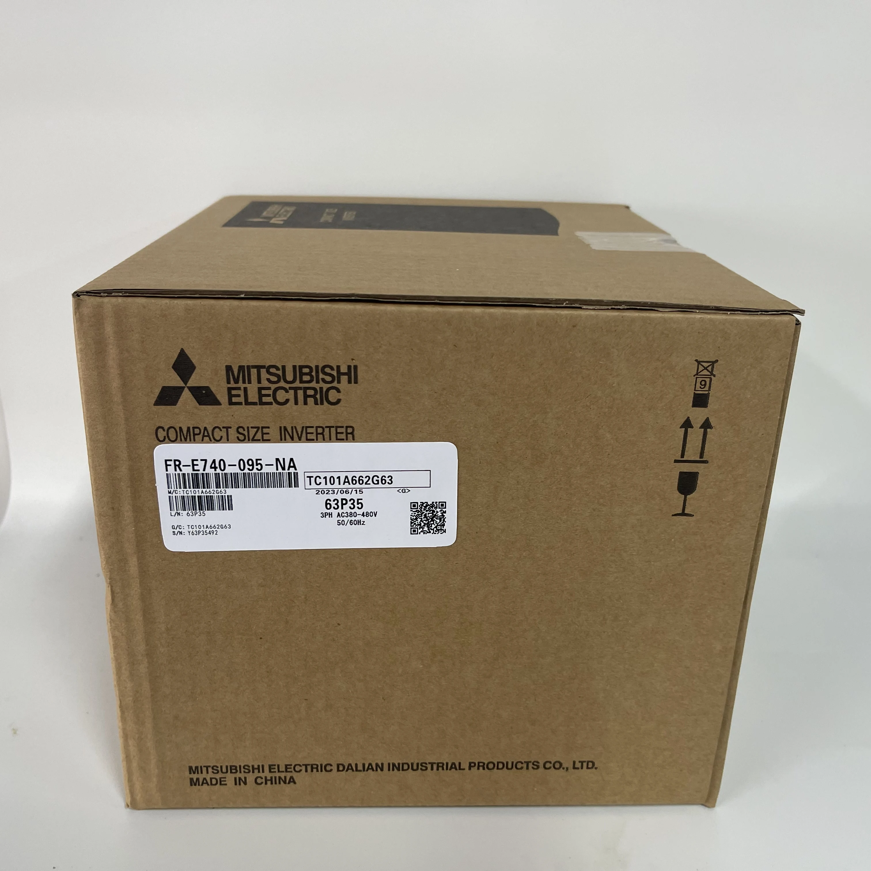 MITSUBISHI Compact Inverter FR-E740-095-NA