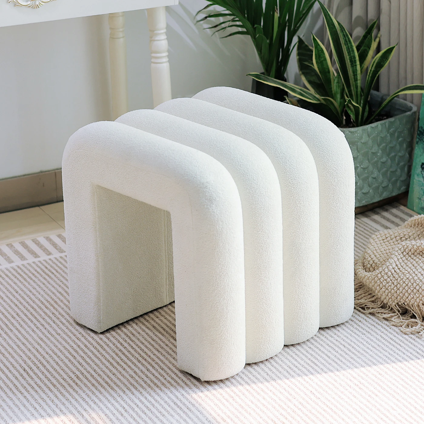 Luxury Space Saving Living Room Furniture Footrest U-shaped Stool Pouf Ottoman