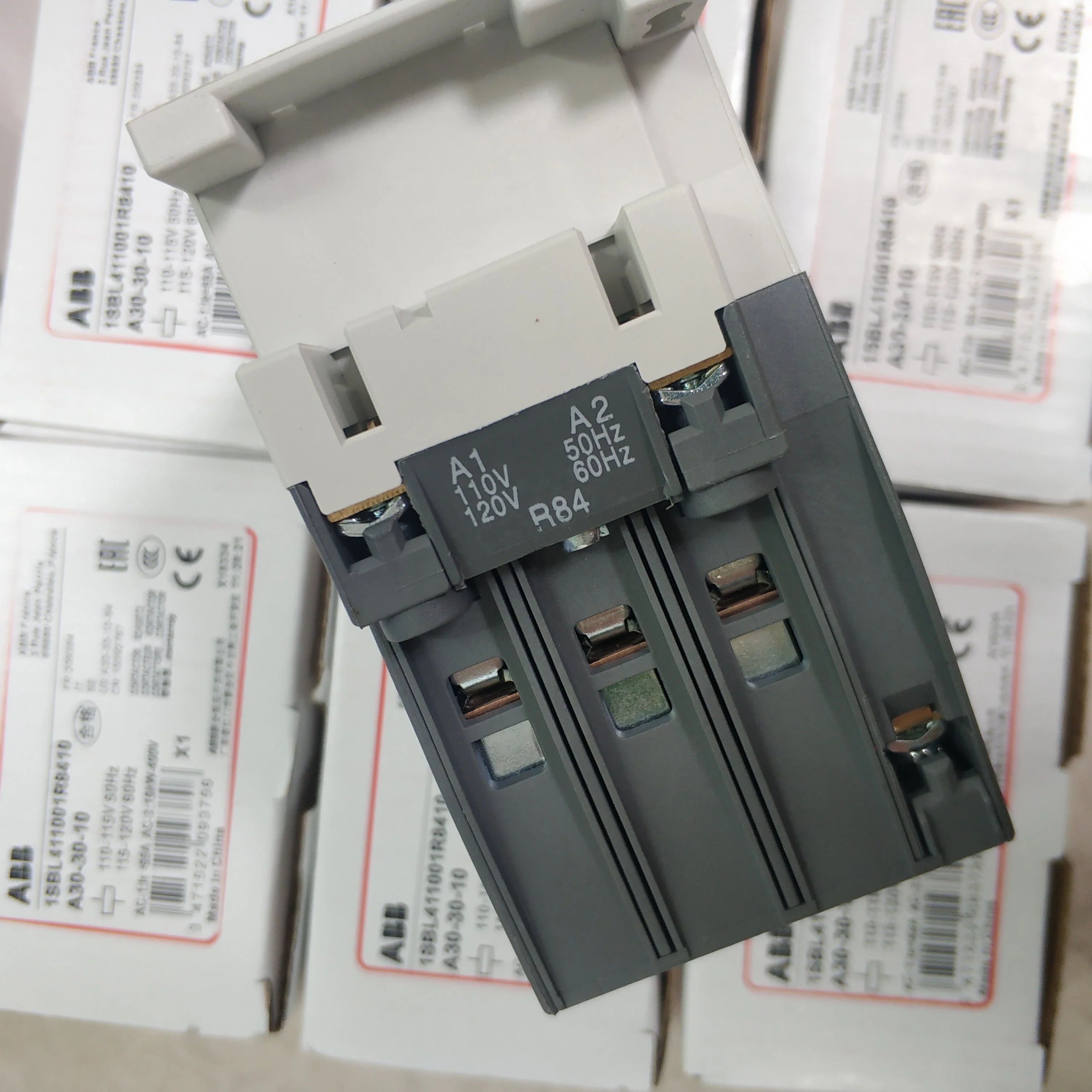 Магнитный контактор ABBs 24-28 в 3p 1SBL411001R8110