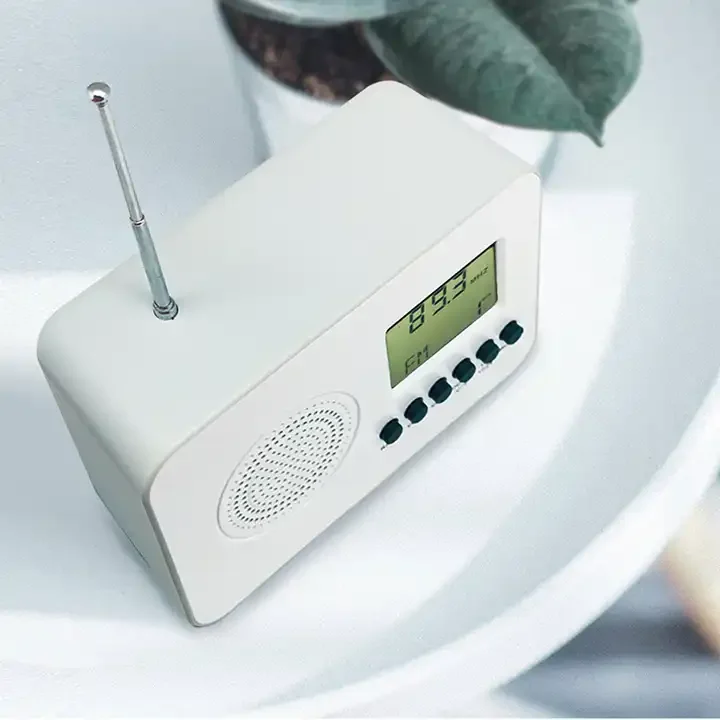 Home Decoration Digital Desktop Radio Alarm Clock Retro Metal FM Antenna Radio Clock