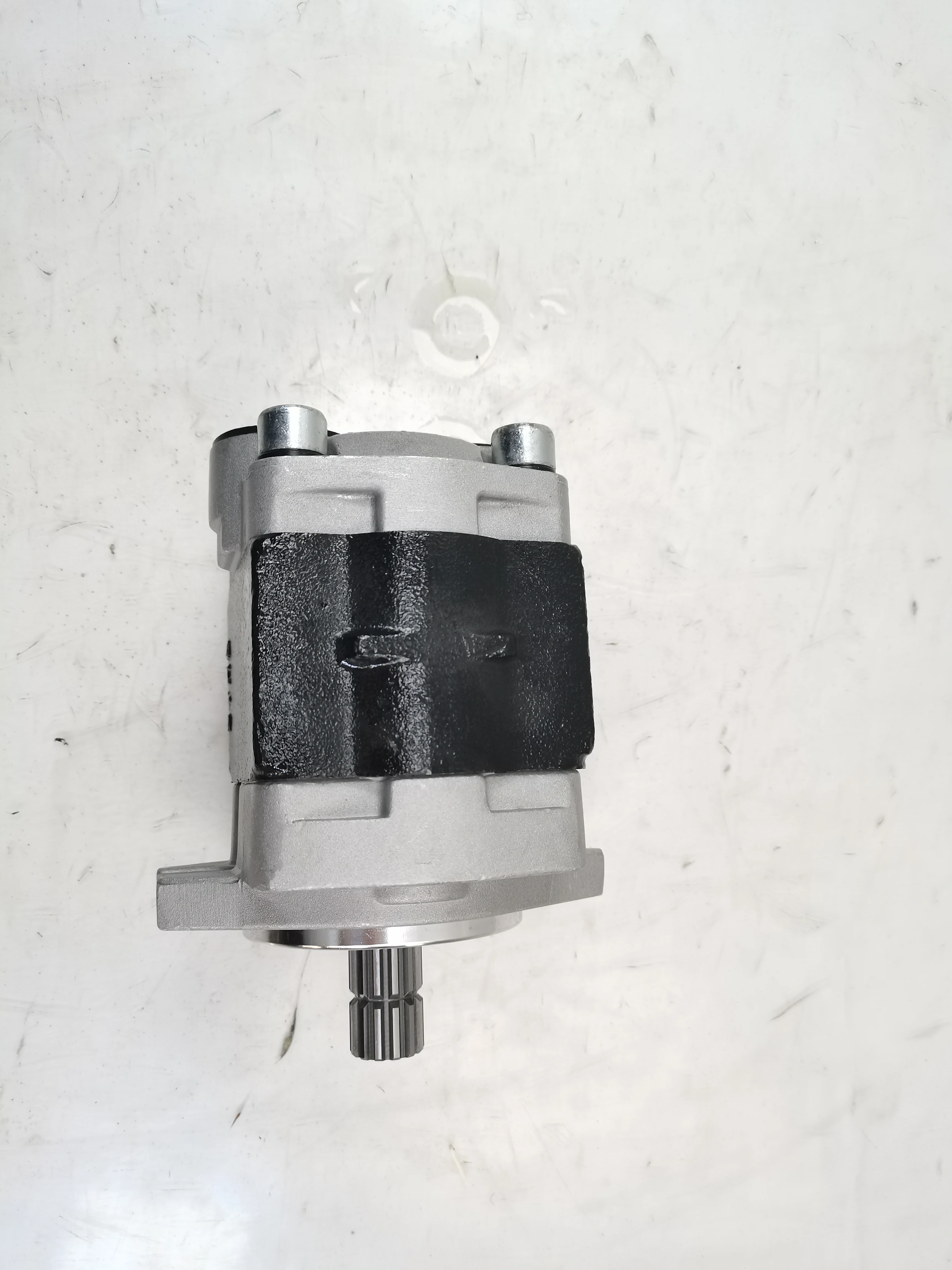 High Pressure Hydraulic Gear Pump with 16cm³ Displacement 150 bar Operating Pressure and 1/4inch Connection Size