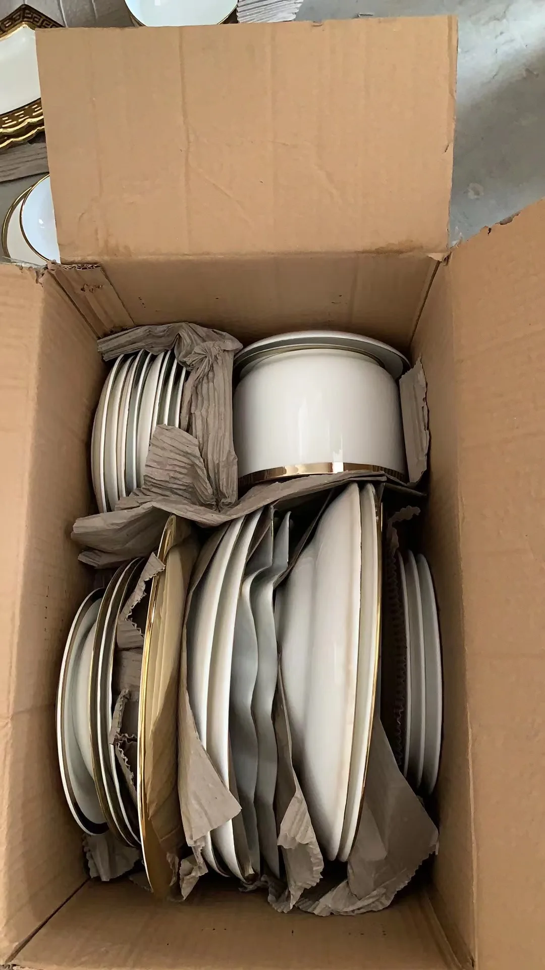 Wholesale Hot Seller Stocked Ceramic Porcelain Golden Plates Stocked ...