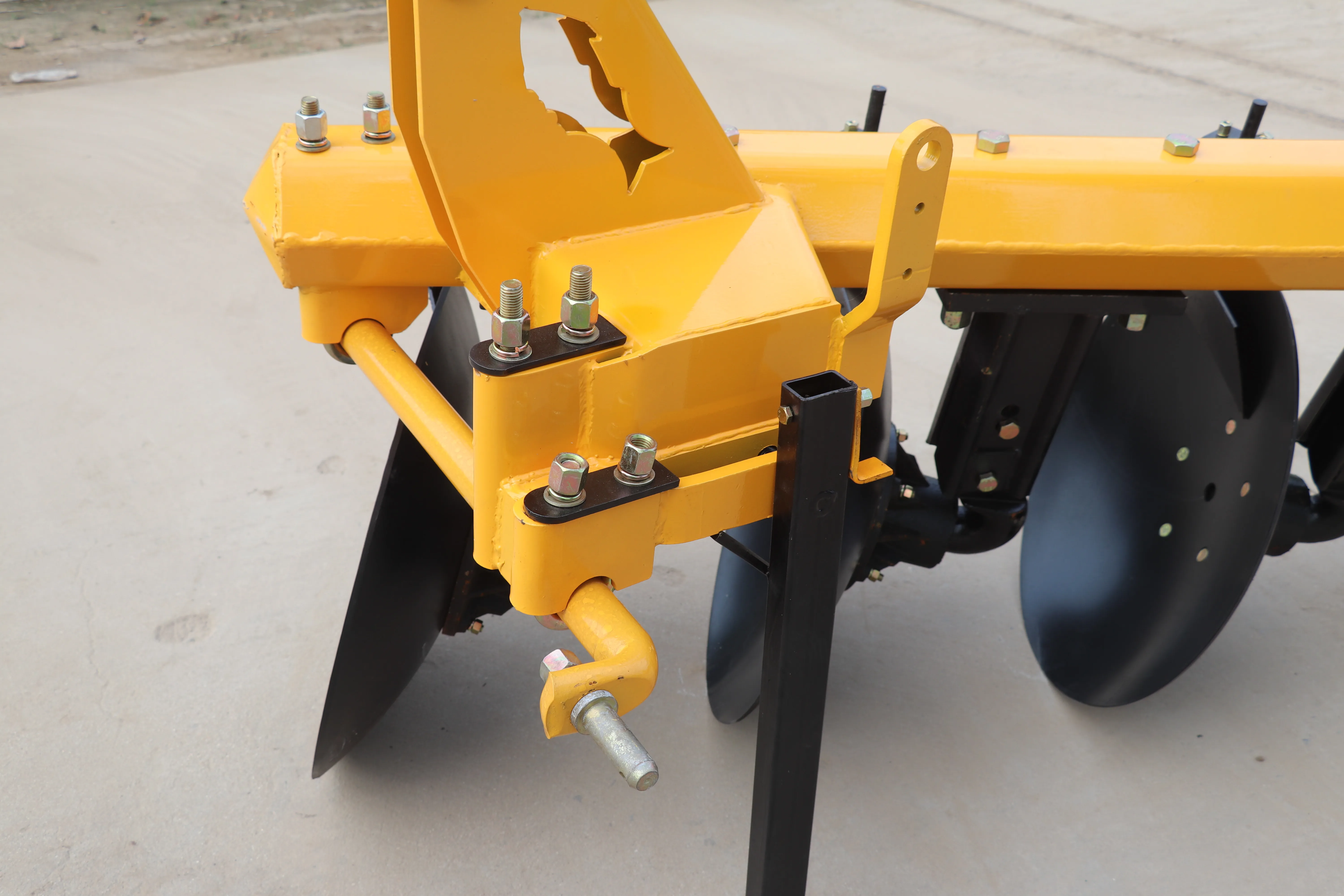 Professional Fish-Tail Plow Versatile Soil Tillage Equipment Reliable and Efficient factory