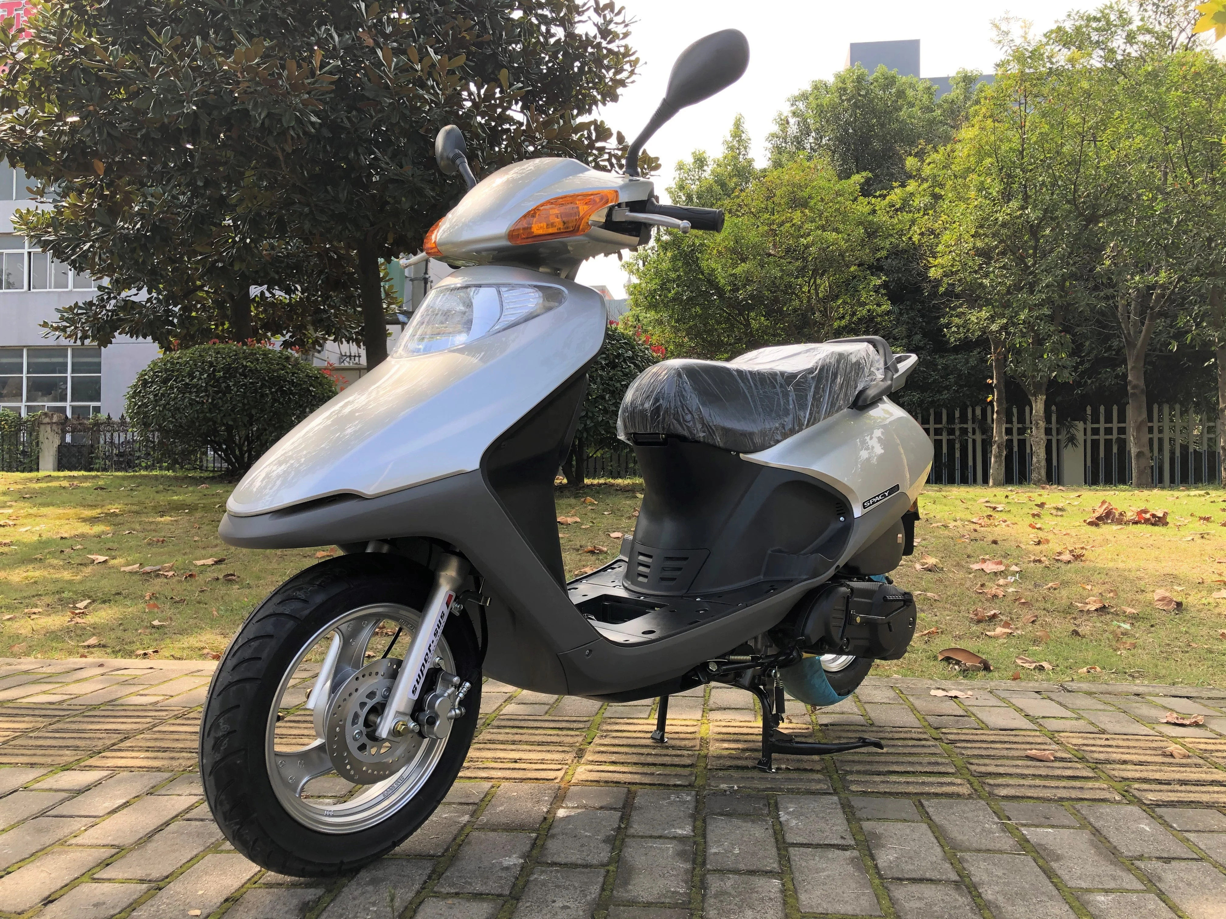 100CC Scooter SPACY Lightweight, Efficient, and Safe