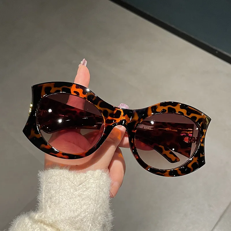 New Fashion Leopard Print Oval Frame Sunglasses Women Unique  display picture 1