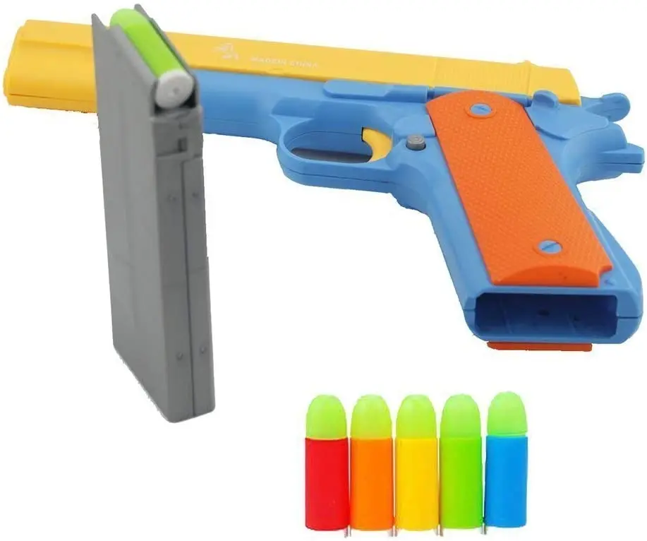 Uma Arma Colorida Da Mão Da Pistola Do Brinquedo Foto de Stock