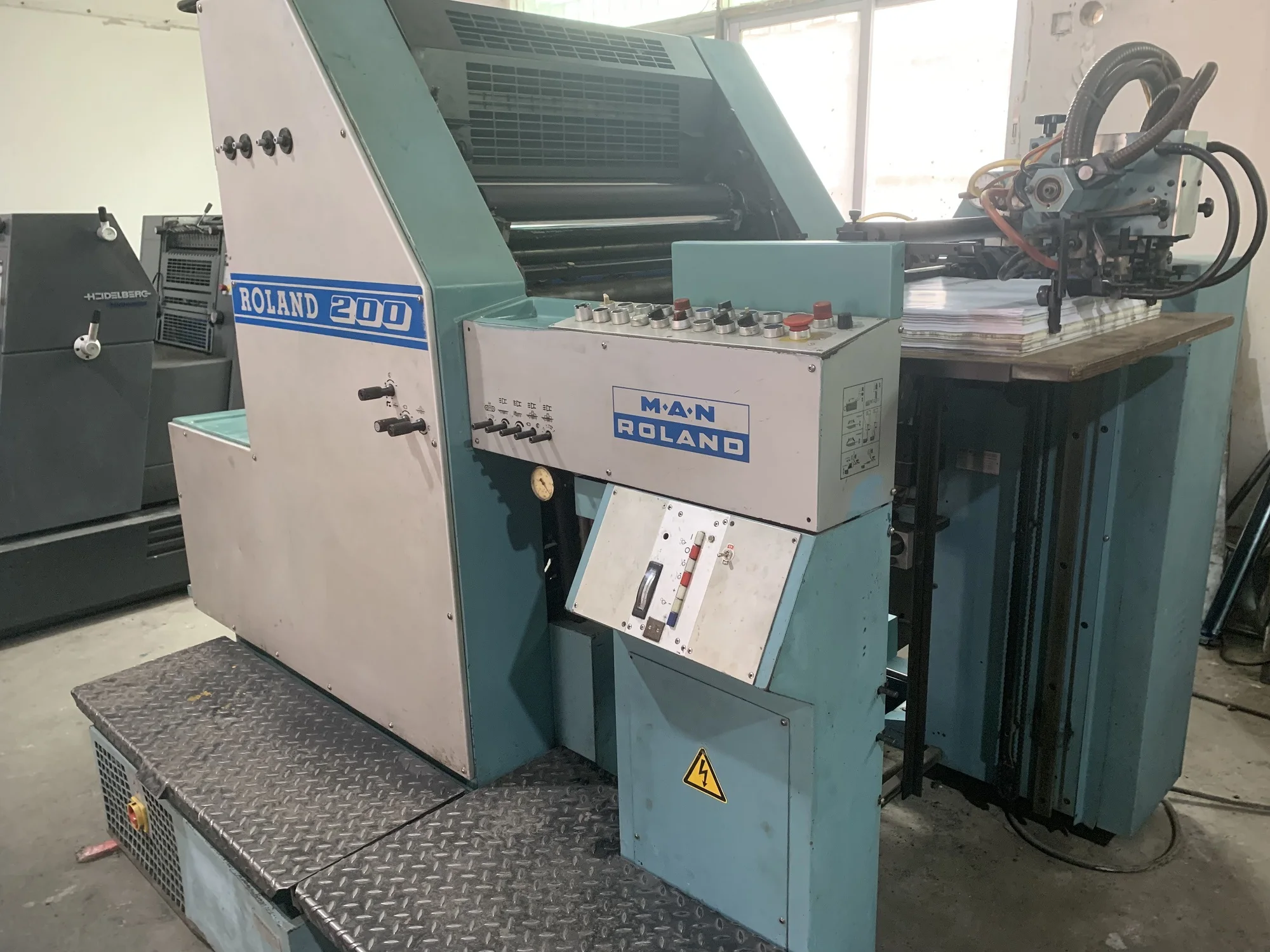 Used  ROLAND 200 Single Color With Independant Alcohol Dampening System
