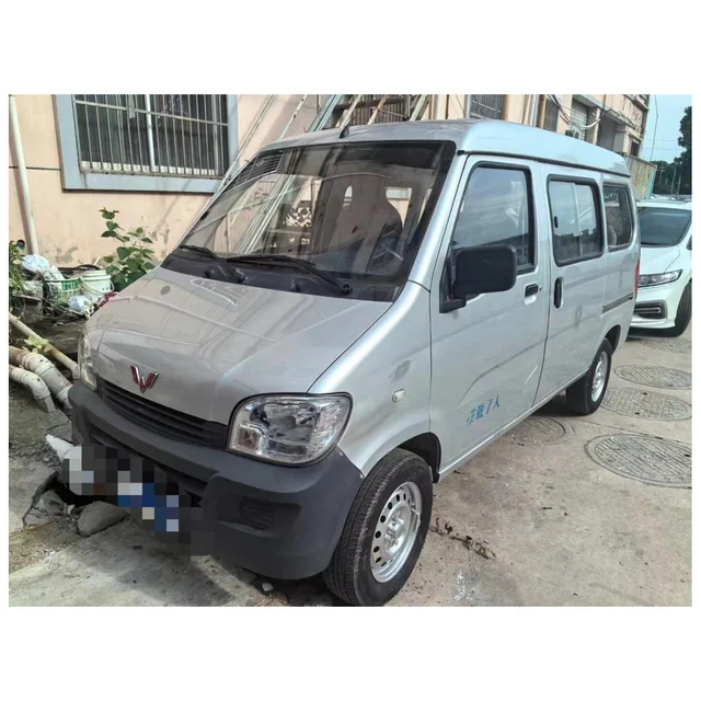 2016 Wuling Mini Van Car Gasoline Vehicles Cargo Truck Saic Wuling Light 4x4 Household Delivery Van Wholesale Customization