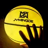 Pallacanestro giallo bagliore