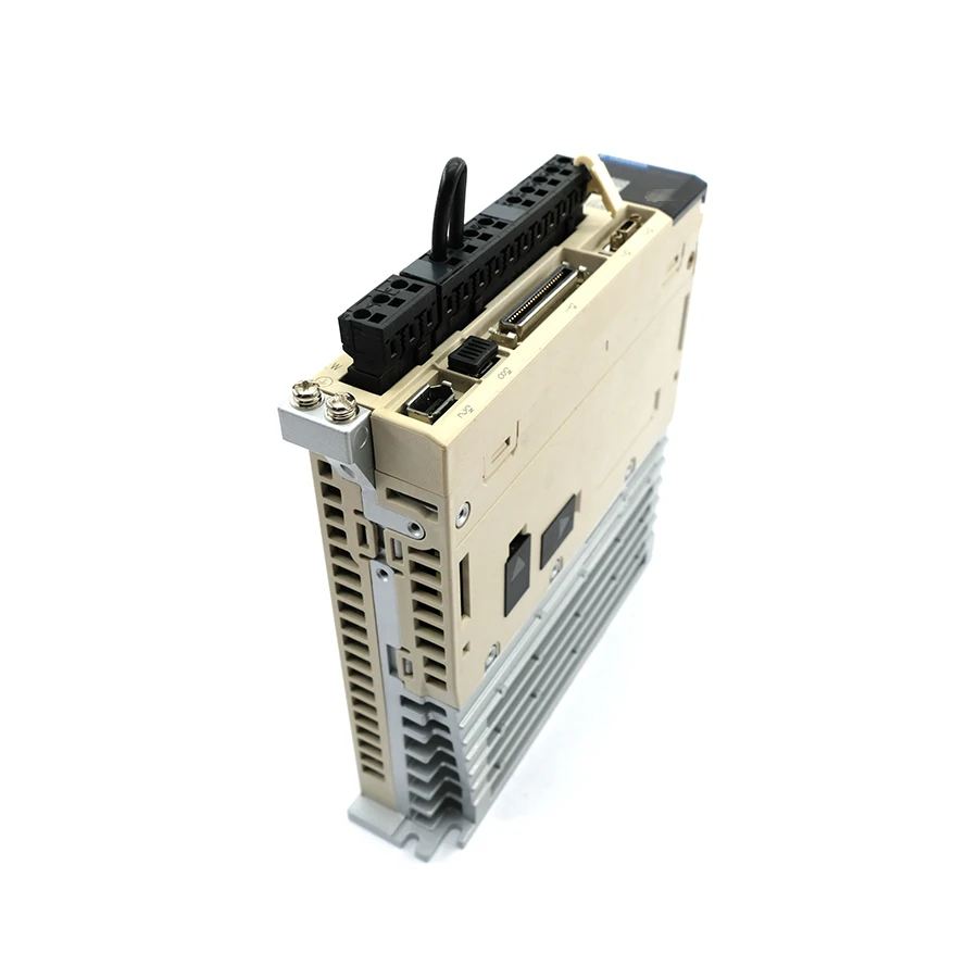 Brand New and Genuine with Good Quality Brake Control Board YASKAWA SGD7S-2R8A00A002 for Industrial Machine
