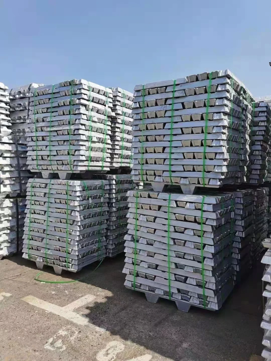 Manufacturers directly sell ADC12 Aluminum alloy ingot new products