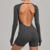 Gris carbón
