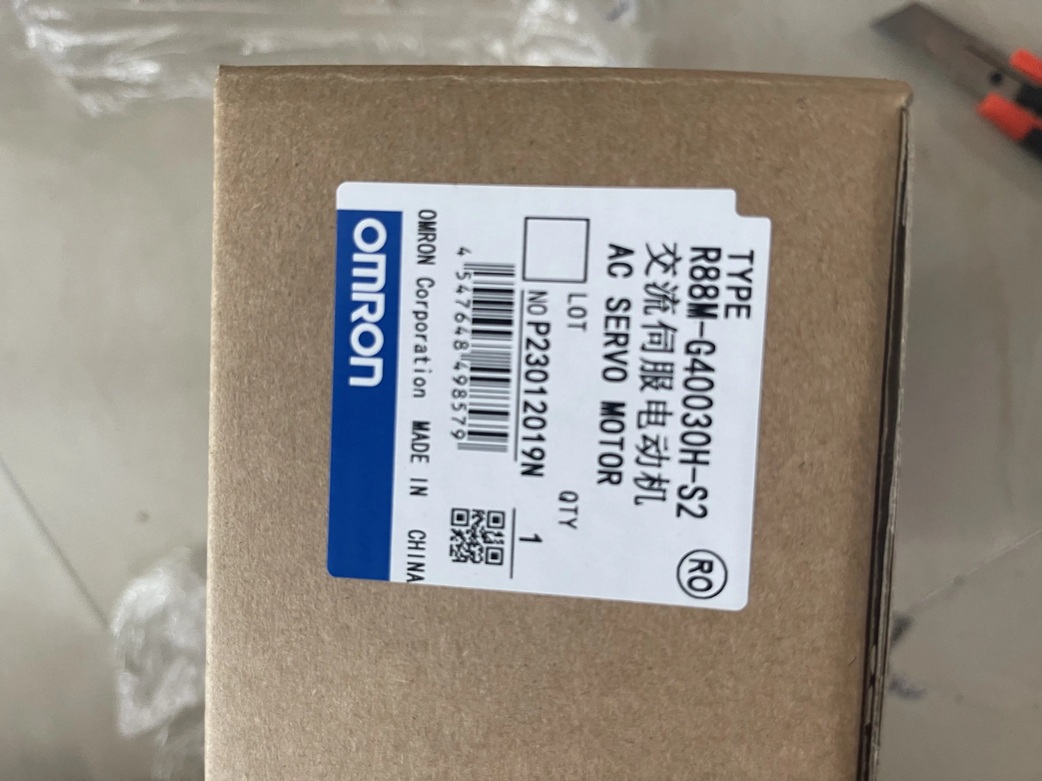 Omron AC Servo Motor R88M-G40030H-S2 Omron AC Servo Motor R88M-G40030H-S2