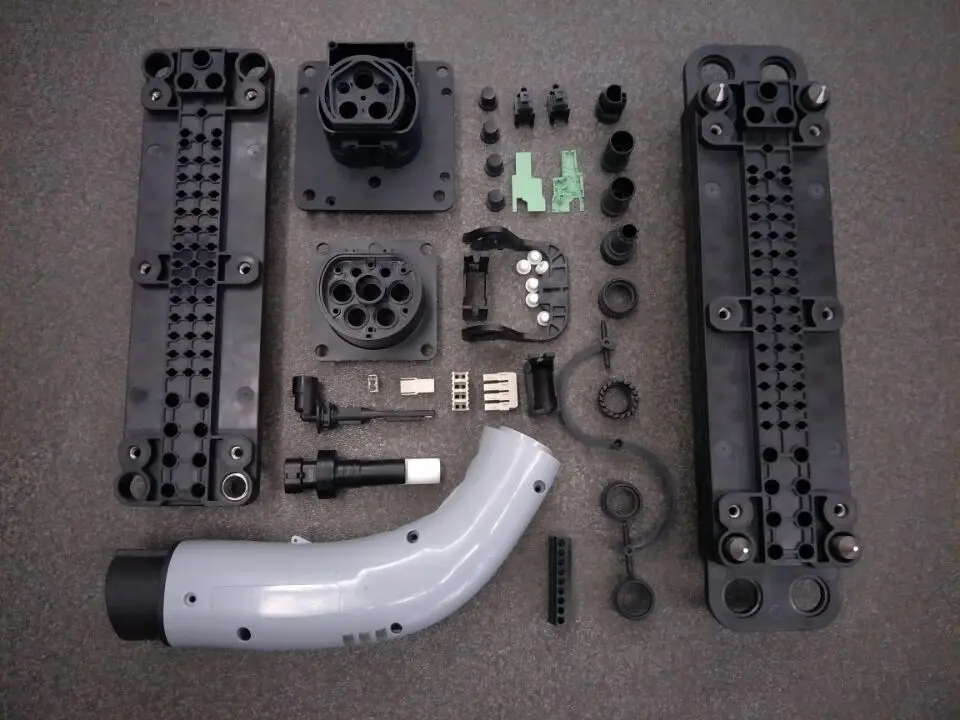 plastic injection parts.jpg