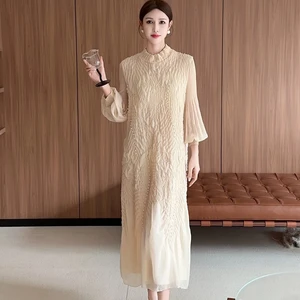 The Popular Heavy-pleated Dress in Europe and America with a Semi-high Collar and Ruffled Sleeves - an Elegant Dress