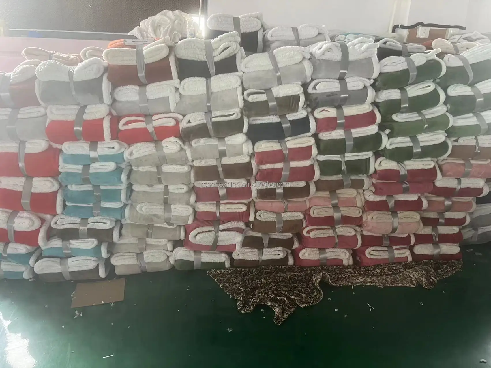 Luxurious Plush Faux Fur Double Layered Cozy Microfiber Bed Blanket Solid Colors 80% Promotion Sale Freshly Overproduced