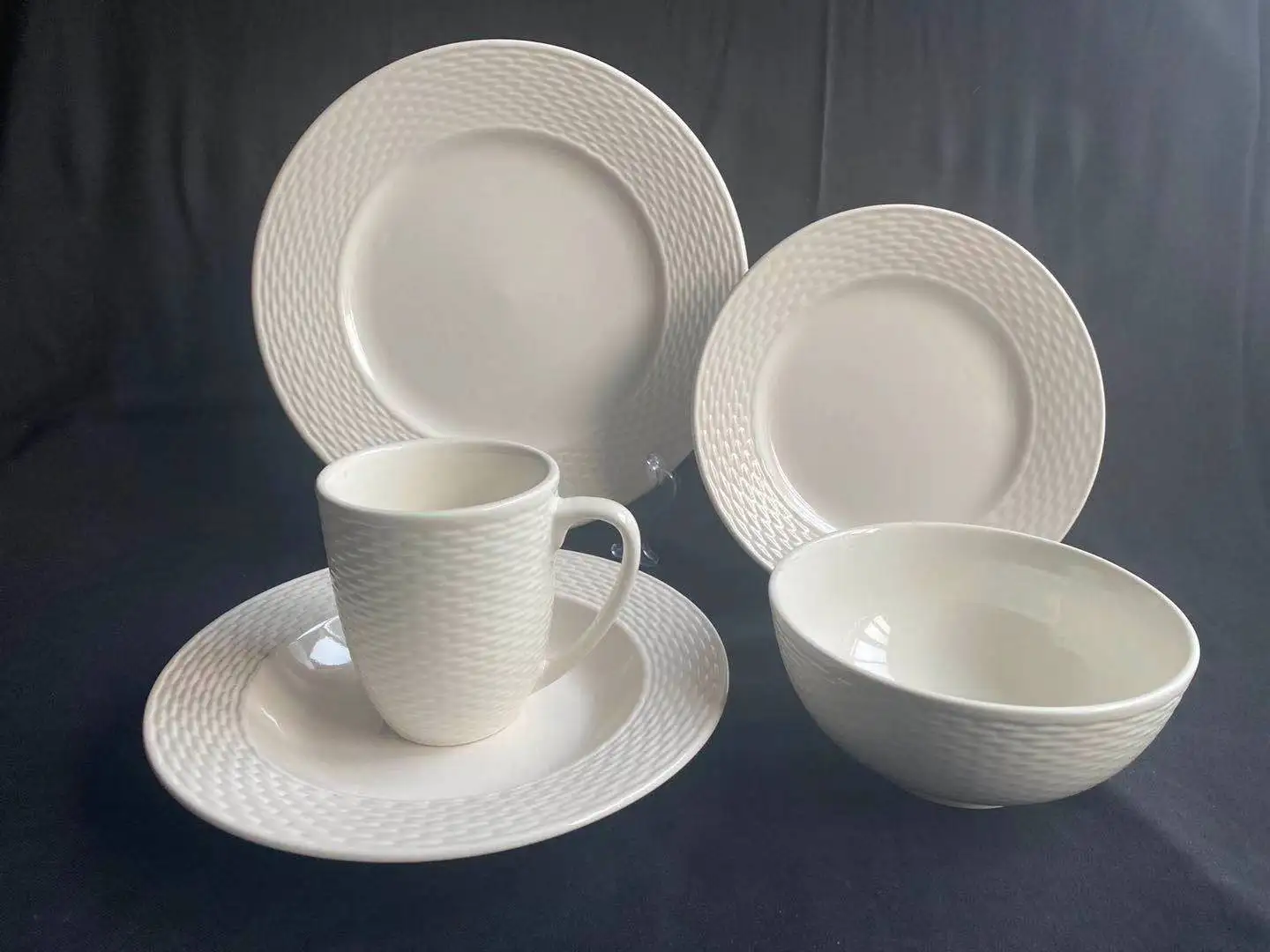 New Bone China Dinner Set Porcelain Embossed Dinnerware Set